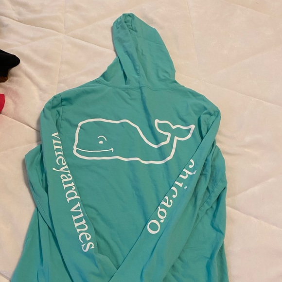 Vineyard Vines hooded long sleeve - Picture 3 of 3